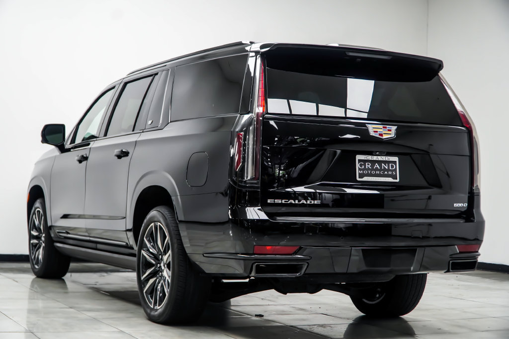 Used 2023 Cadillac Escalade ESV Sport w/ Touring Package AWD/4WD image 16