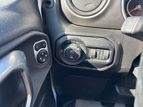 Used 2020 Jeep Gladiator Sport w/ Quick Order Package 24S image 29