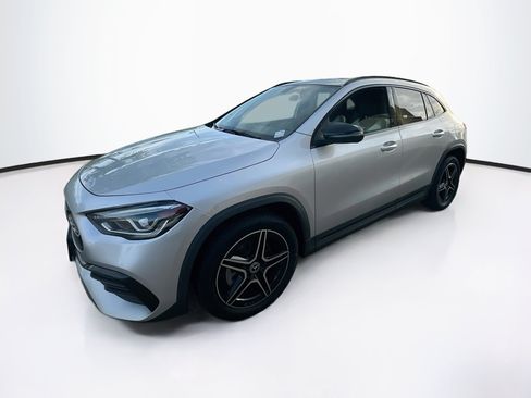 Used 2022 Mercedes-Benz GLA 250 4MATIC image 3
