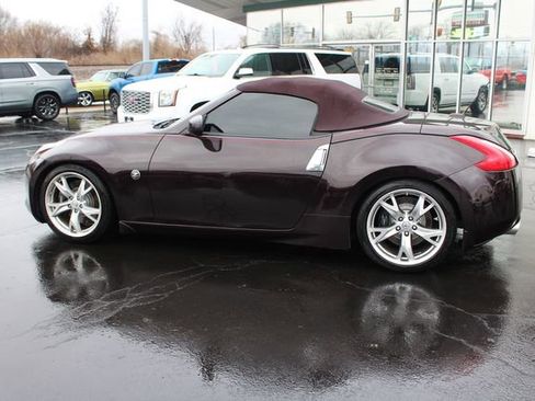 Used 2010 Nissan 370Z Touring w/ Sport Pkg image 6