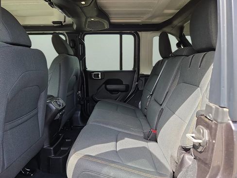 Used 2024 Jeep Wrangler Unlimited AWD/4WD image 10