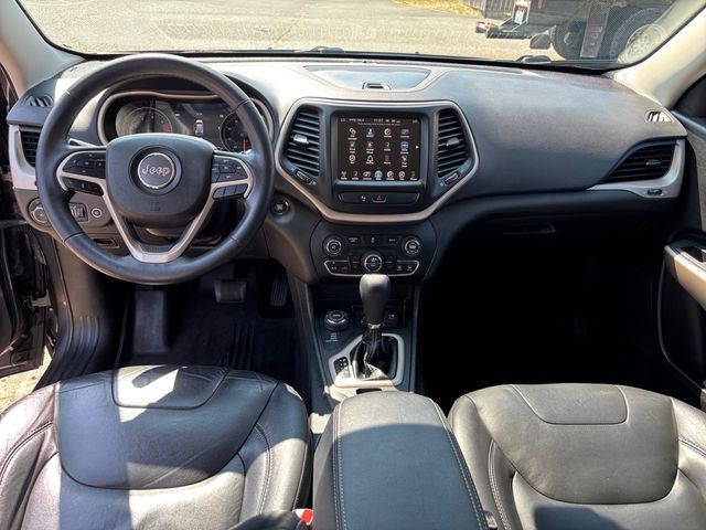 Used 2018 Jeep Cherokee Limited AWD/4WD image 21