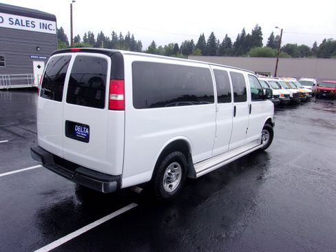 Used 2016 Chevrolet Express 3500 LT w/ LT Preferred Equipment Group image 10