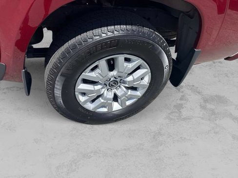 Certified 2024 Nissan Frontier SV w/ SV Convenience Package AWD/4WD image 11