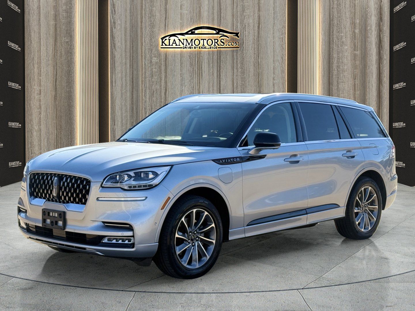 Used 2020 Lincoln Aviator Grand Touring AWD/4WD image 5