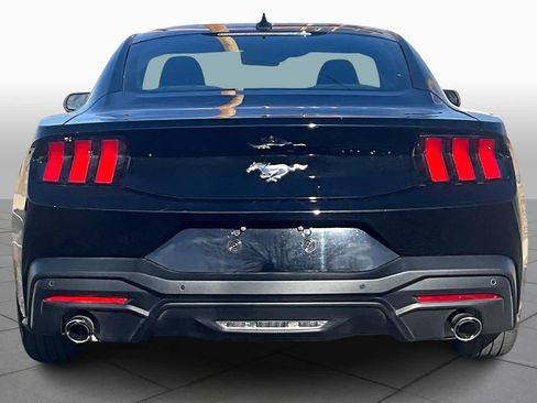 Used 2025 Ford Mustang Coupe image 4