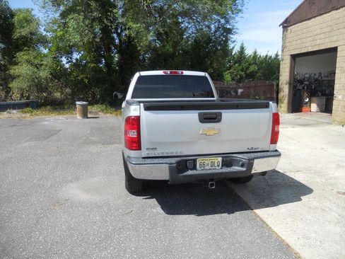 Used 2010 Chevrolet Silverado 1500 LT w/ Power Pack Plus AWD/4WD image 5