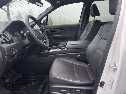 Certified 2024 Honda Passport Black Edition image 24