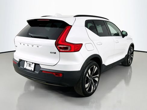 Used 2024 Volvo XC40 B5 Ultimate w/ Climate Package AWD/4WD image 5