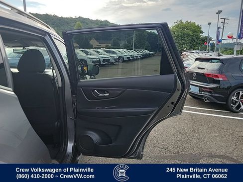 Used 2018 Nissan Rogue SV AWD/4WD image 44