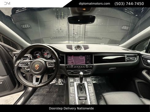 Used 2020 Porsche Macan S w/ Premium Package Plus image 28