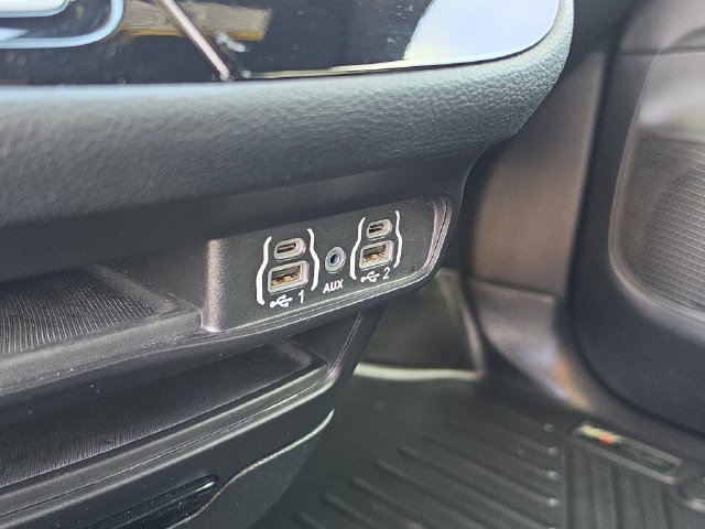 Used 2023 Chrysler Pacifica Touring-L w/ S Appearance Package FWD image 26
