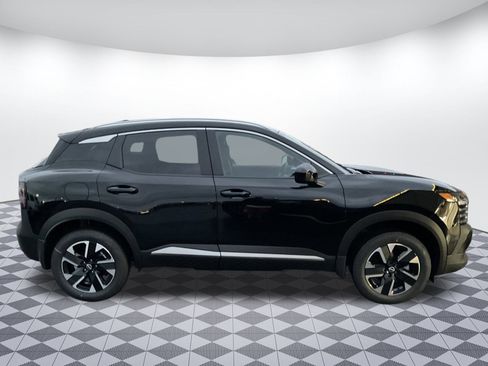 Used 2026 Nissan Kicks SV w/ Cold Weather Package image 2