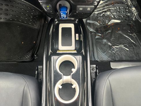 Used 2016 Toyota Prius Three Touring image 19