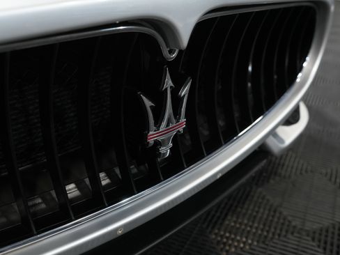 Used 2015 Maserati GranTurismo Sport image 14