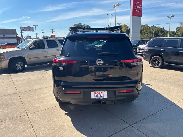 Used 2024 Nissan Pathfinder Rock Creek AWD/4WD image 6