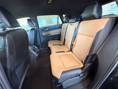 Used 2021 Volkswagen Atlas Cross Sport SE image 21