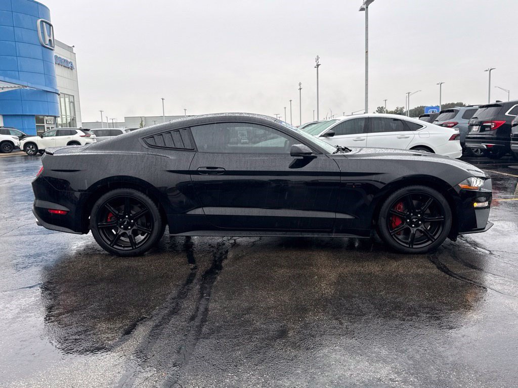 Used 2018 Ford Mustang GT Premium w/ Black Accent Package RWD image 12