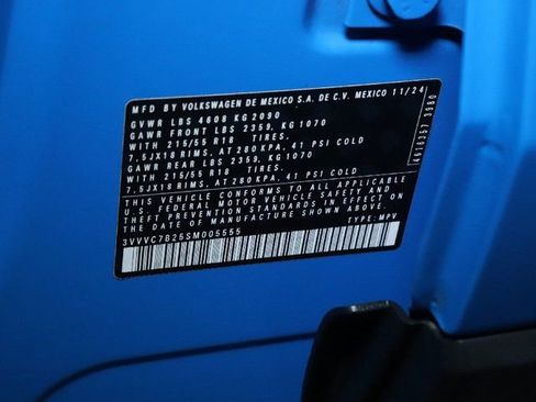 Used 2025 Volkswagen Taos SE image 21