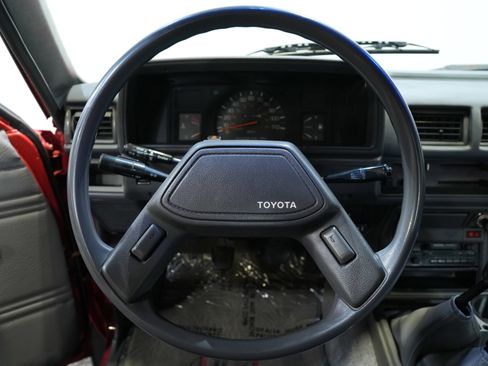 Used 1988 Toyota Pickup Deluxe image 30