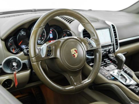 Used 2014 Porsche Cayenne Platinum Edition AWD/4WD image 13
