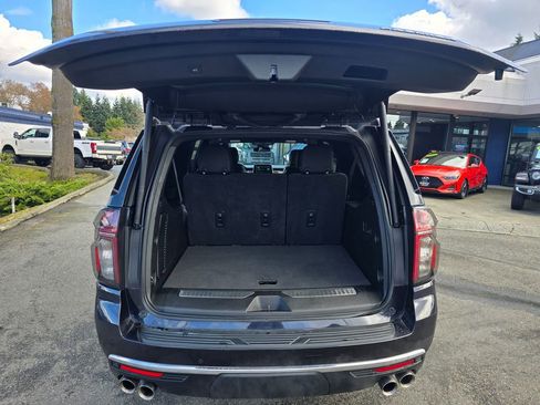 Used 2023 Chevrolet Suburban Premier AWD/4WD image 14
