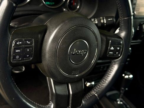 Used 2015 Jeep Wrangler Unlimited Sahara w/ Connectivity Group AWD/4WD image 32