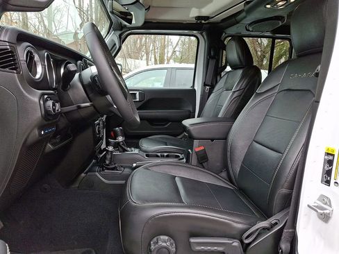 Used 2023 Jeep Wrangler Unlimited Sahara image 15