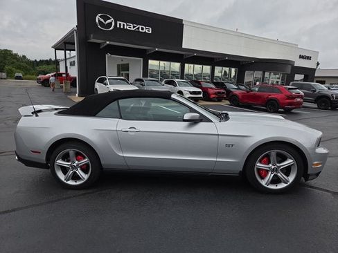 Used 2010 Ford Mustang GT Premium RWD image 6