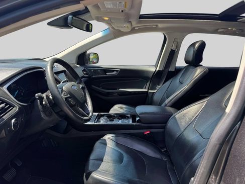 Used 2019 Ford Edge Titanium w/ Equipment Group 301A AWD/4WD image 17