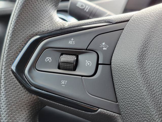 Used 2025 Chevrolet Trax LT FWD image 14