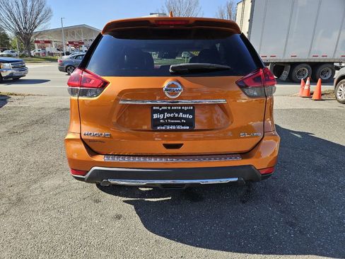 Used 2018 Nissan Rogue SL w/ Premium Package image 4