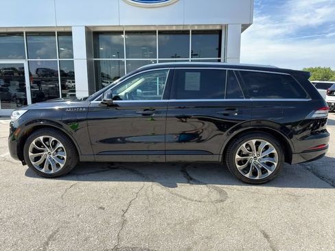 Used 2020 Lincoln Aviator Grand Touring w/ Equipment Group 302A AWD/4WD image 4