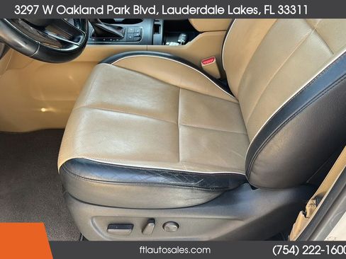 Used 2017 Kia Sedona LX w/ LX Essentials Premium Package FWD image 21
