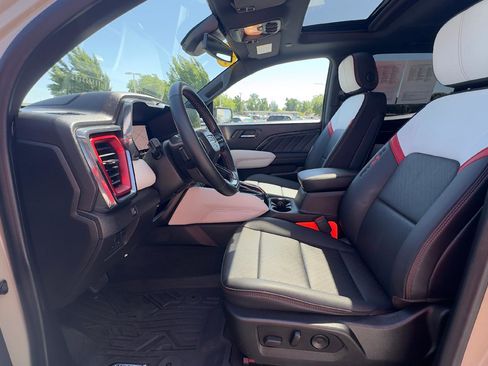 Used 2023 GMC Canyon AT4X AWD/4WD image 15
