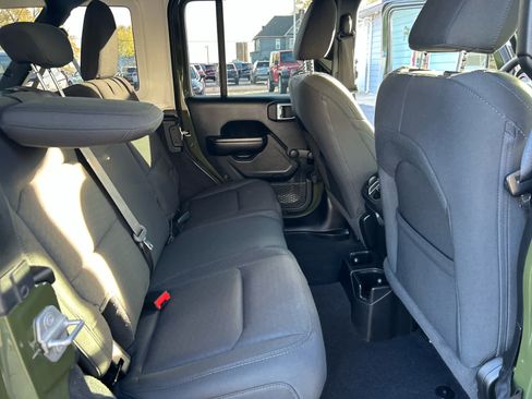 Used 2021 Jeep Wrangler Unlimited Sport image 24