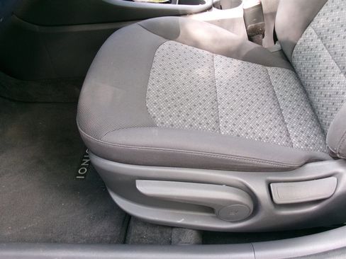 Used 2018 Hyundai Ioniq Blue image 12