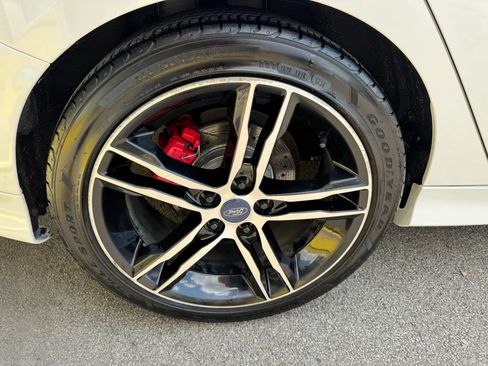 Used 2015 Ford Focus ST FWD image 27