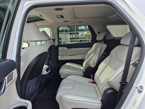 Used 2025 Hyundai Palisade Calligraphy image 17