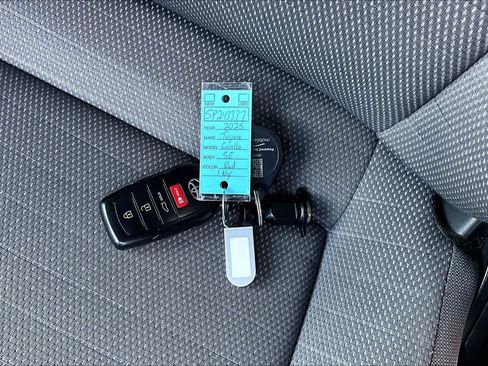 Certified 2025 Toyota Corolla SE FWD image 15