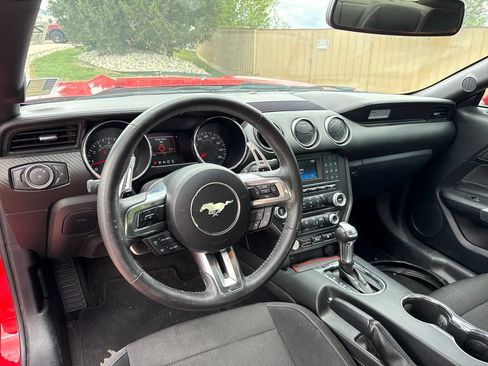 Used 2015 Ford Mustang Coupe RWD image 13