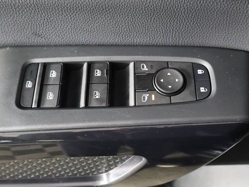 Used 2024 Nissan Pathfinder S image 35