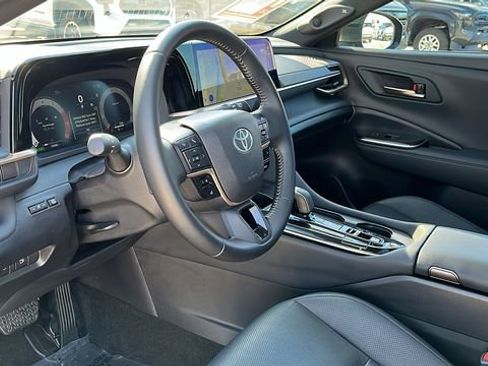 Used 2025 Toyota Crown Signia image 17