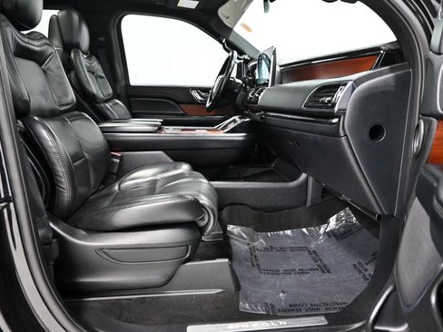 Used 2021 Lincoln Navigator Reserve AWD/4WD image 28