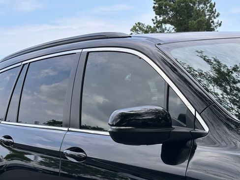 Used 2022 Honda Pilot Special Edition image 3