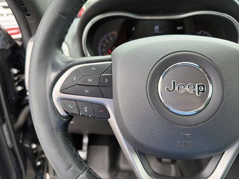 Used 2020 Jeep Grand Cherokee Limited image 16