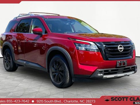 Used 2023 Nissan Pathfinder SL w/ Lighting Package (N92) AWD/4WD image 1