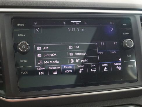 Used 2021 Volkswagen Atlas SE image 32