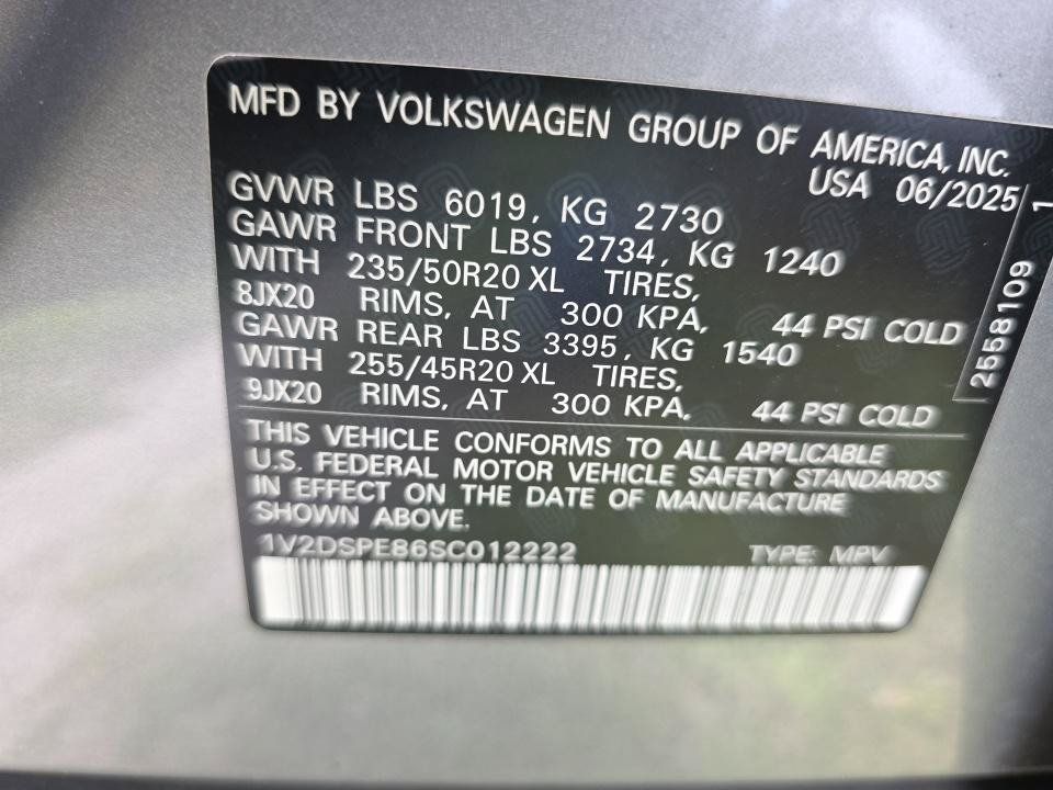 Used 2025 Volkswagen ID.4 Pro AWD/4WD image 16