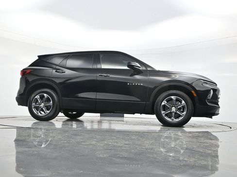 Used 2025 Chevrolet Blazer LT FWD image 47